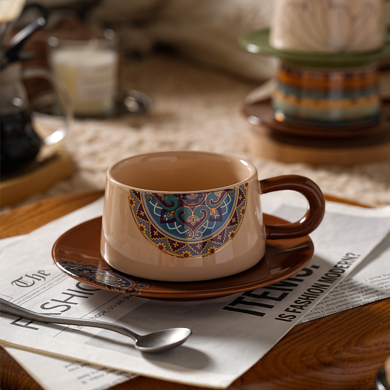 Σετ κούπα καφέ και πιατάκι, κεραμικό, ρετρό βρετανικό στυλ, μποέμ σχέδιο, με εκτυπωμένο λογότυπο