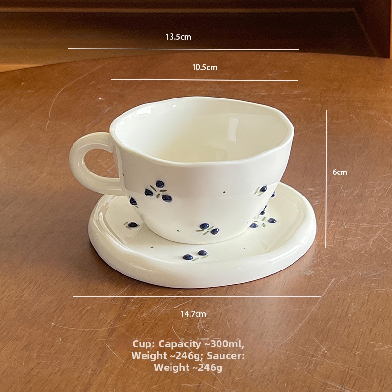 Keramikinis kavos puodelis Insta stiliaus, netolygus formos, gėlių raštas, mikrobangų krosnelėje tinkamas