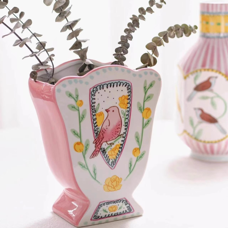 Keramička vaza s motivom Nightingale i Rose, moderni minimalistički stil, spremna za poklon