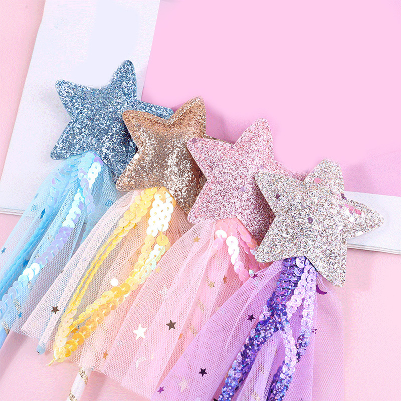 Käsitööna valminud tähekujuline riidest maagiline võlukepp, laste etenduste jaoks