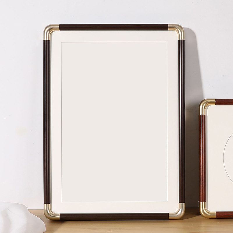 Ķīīniešu stilā kvadrātiska fotogrāna ar imitētām vara stūriem, zīda ziedu materiāls, pielāgojams ārējais rāmis