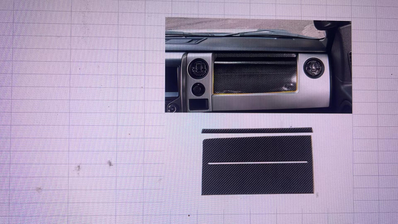 Ford F-150 Raptor Prednji okvir za držač čaše – unutarnja obloga od karbonskih vlakana, ljepilo, mogućnost tiskanja logotipa