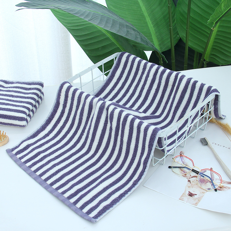 Csíkos fürdőlepedő és arc törölköző, 100% pamut, szálak 21, egyszerű szövés, tömeg 50–80 g/m²