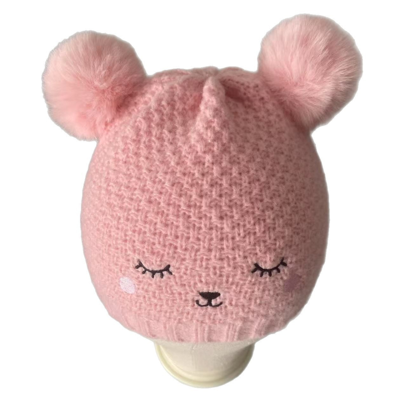 Gyerekeknek kötött sapka fülükkel — tél, kupola alakú, peremes szél, gyapjú és akril anyag, melegen tart