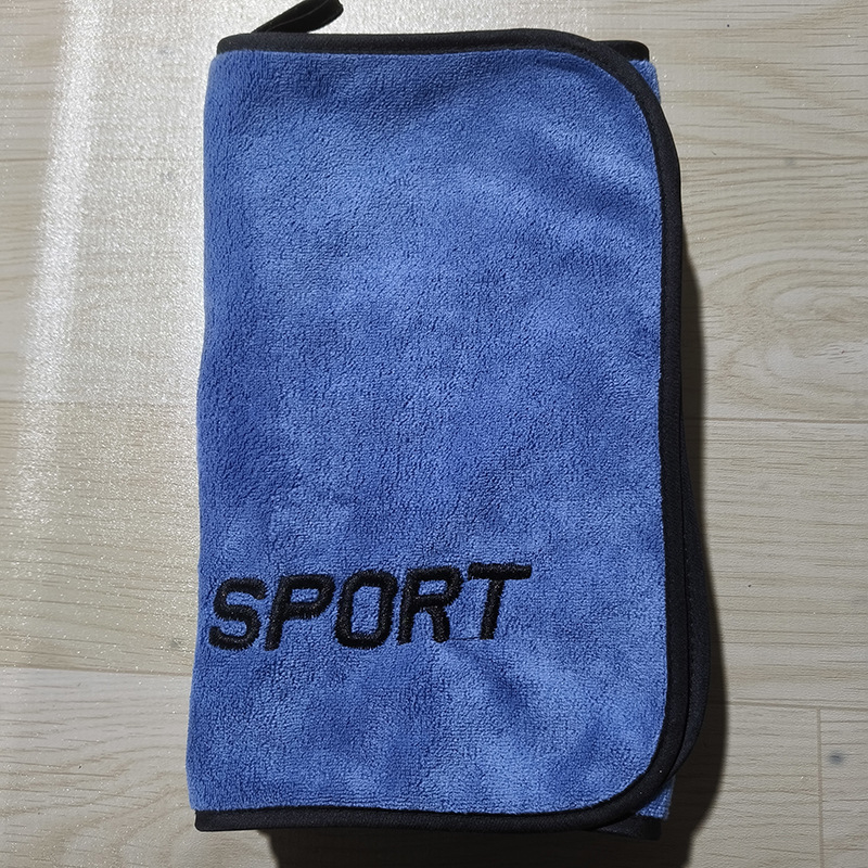 Sportski ručnik od mikrovlakana, brzo sušenje, apsorpcija znoja 0-5 s, težina 130 g, vezenje i šivanje