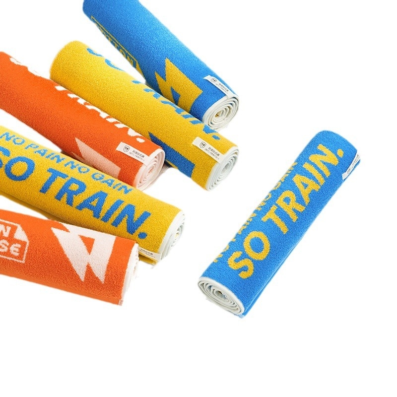 100% pamut sporttörölköző, nedvszívó és puha, sima szövés, 32s szál, 140–170 g, edzéshez, futáshoz és jóga