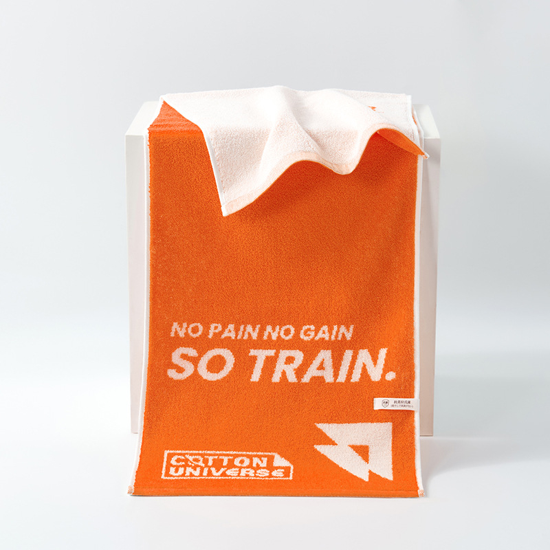 100% pamut sporttörölköző, nedvszívó és puha, sima szövés, 32s szál, 140–170 g, edzéshez, futáshoz és jóga