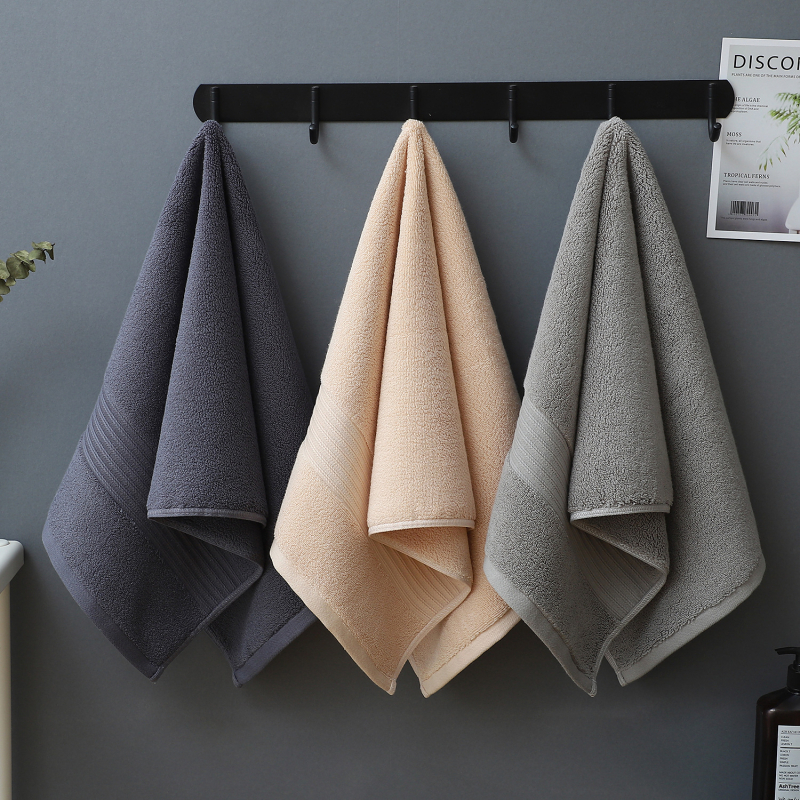 Prosop de sport din bumbac 100%, fir 32s, țesătură simplă, greutate 200 g sau mai mult