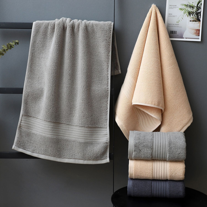 Prosop de sport din bumbac 100%, fir 32s, țesătură simplă, greutate 200 g sau mai mult