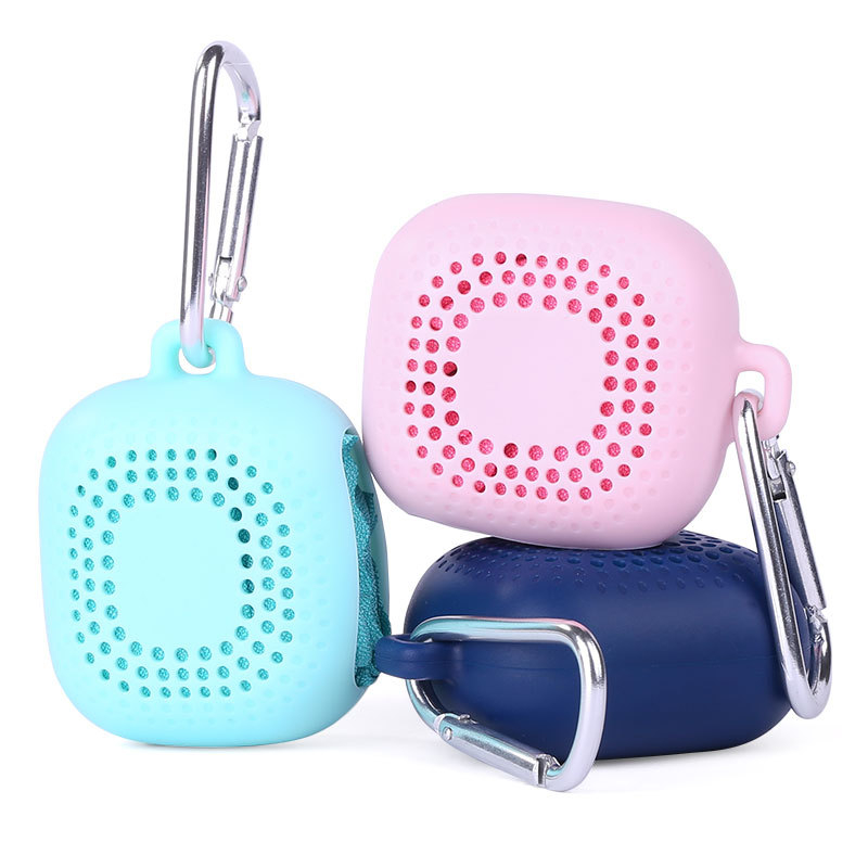 Szuperfinom rostokból készült sporttörölköző, hűsítő, gyorsan szárad, vízfelvétel 0–5 s, 35 g, logóval ellátva, edzéshez és jógahoz