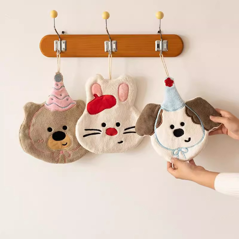 Kéztörlő rajzolt állati mintával, korall plüss, 150D szál, szegélyezés