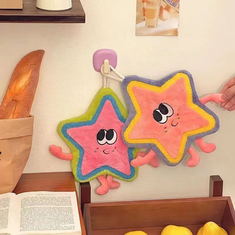 Ručna krpa s visećim dizajnom, upijajuća i debela, slatki crtani motiv (Materijal: coral fleece; Težina: 30–50 g; Vlakna: 32 vlakna; Proizvodni proces: vezenje i šivanje; Personalizacija: Da)