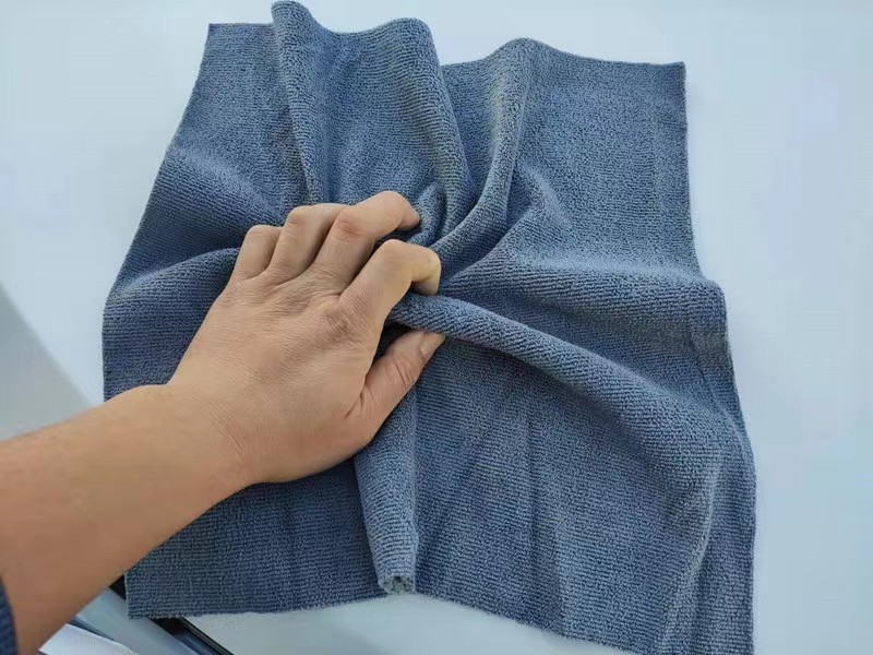 Prosop din microfibră auto pentru lustruire și ștergere - 300 g, microfibră warp-knitted, fir împletit, fibre ultrafine