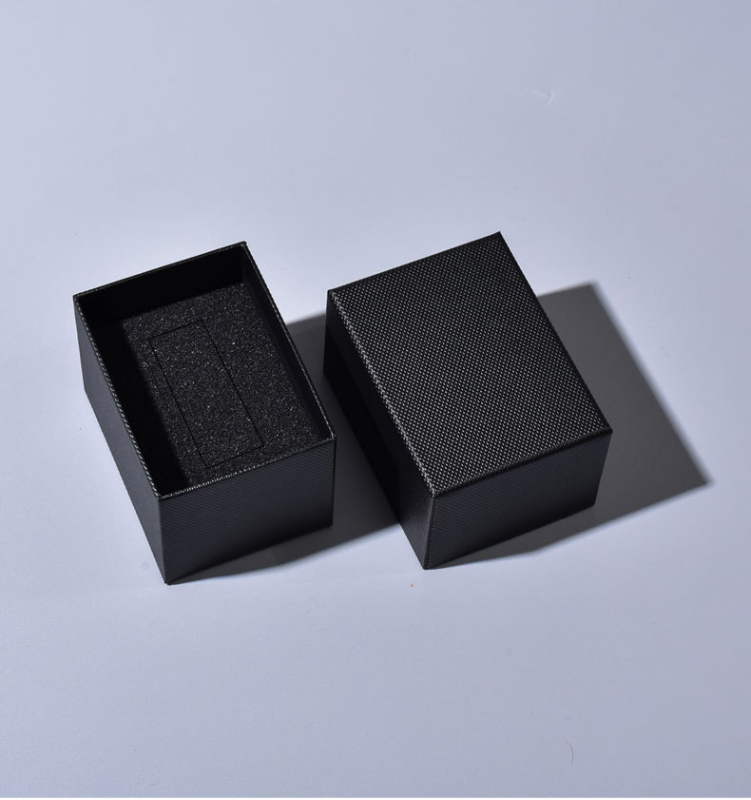 Кутия за опаковка на часовник TD01 — материал: хартия/картон; предназначение: универсално опаковане; ниво на опаковка: продажбено/терминално