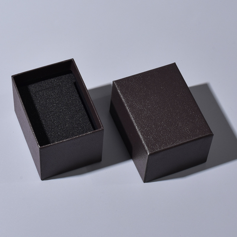 Кутия за опаковка на часовник TD01 — материал: хартия/картон; предназначение: универсално опаковане; ниво на опаковка: продажбено/терминално