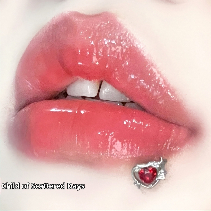 Lūpu pirsings ar iekšējo vītni – titāna tērauds, roku darbs, ģeometrisks stil