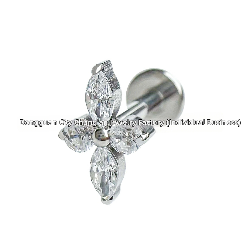 F136 Titāna lūpu pīrsingam ar 5A cirkoniem, četrlapu kliņģera motīvs, G23 titāna sakausējums ķermeņa pīrsingam