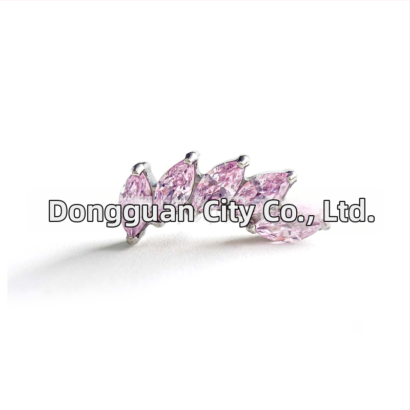 Pīrsinga auskari no titāna G23, slīpēta zirga acu forma ar cirkoniju, ģeometriska forma