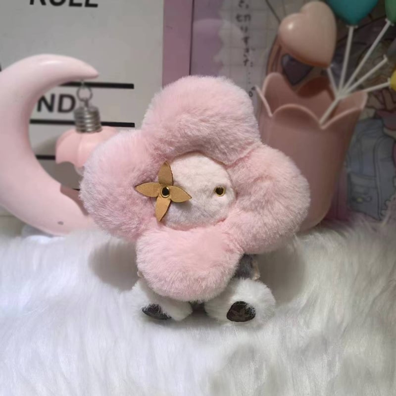 Tašas piekaramais ar saulespuķu pūkaino Vivian lelli - kokvilna, MGH, 2024. gada pavasaris