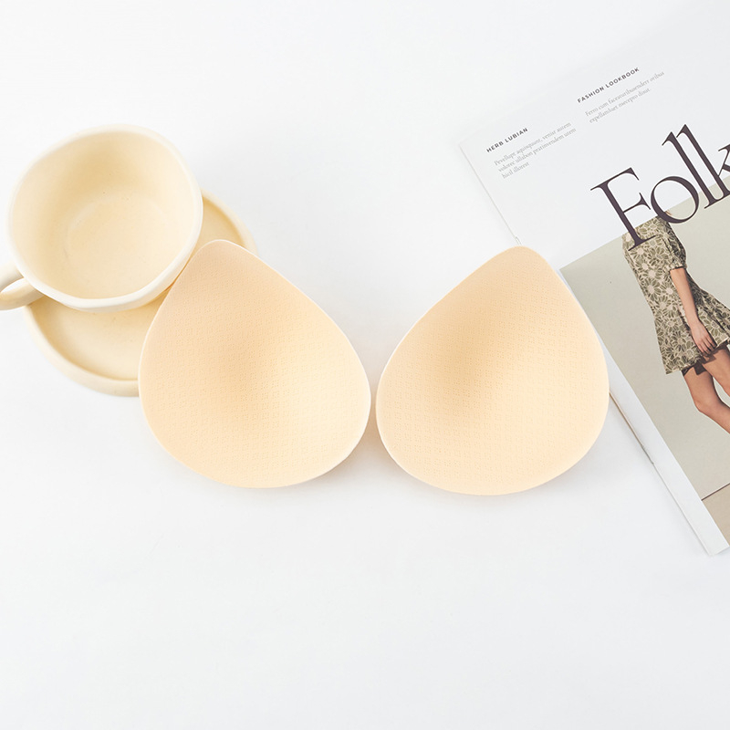 Подложка за бюст за спортни горнища и йога потник (Материал: спонж; Форма: водно капче; Дебелина: тънка; Стил: осем отвора; Функция: без следи)