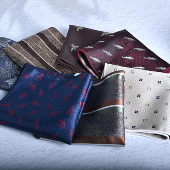 Zsebkendő zakókhoz Jacquard csíkos mintával, poliészter szál, poliészter bélés, magas minőségű stílus