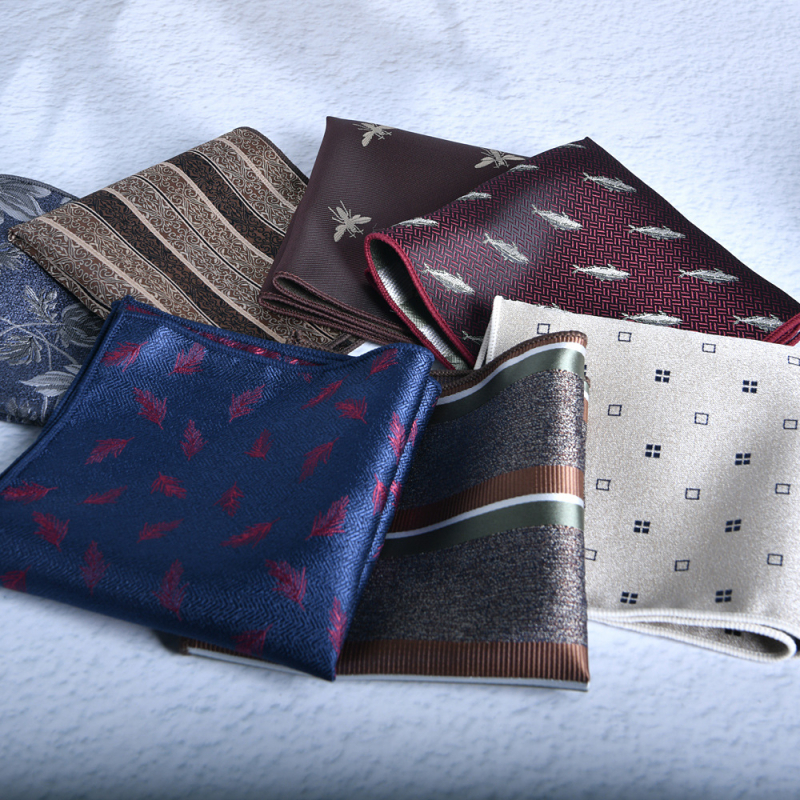 Zsebkendő zakókhoz Jacquard csíkos mintával, poliészter szál, poliészter bélés, magas minőségű stílus