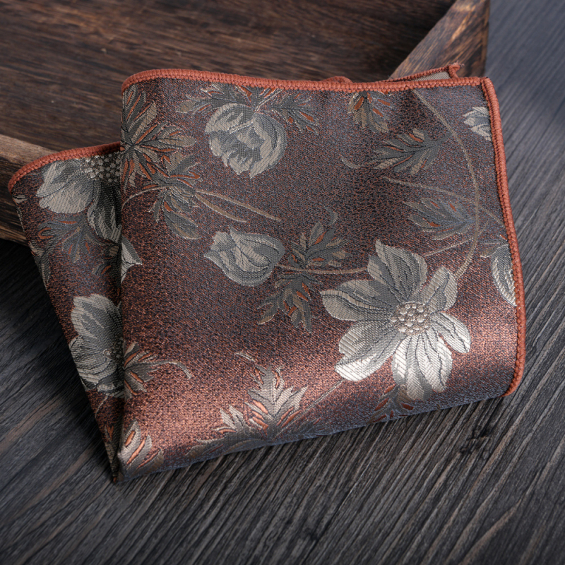 Zsebkendő zakóhoz, magas minőségű, Jacquard szövés, poliészter fonal, csíkos minta, poliészter bélés