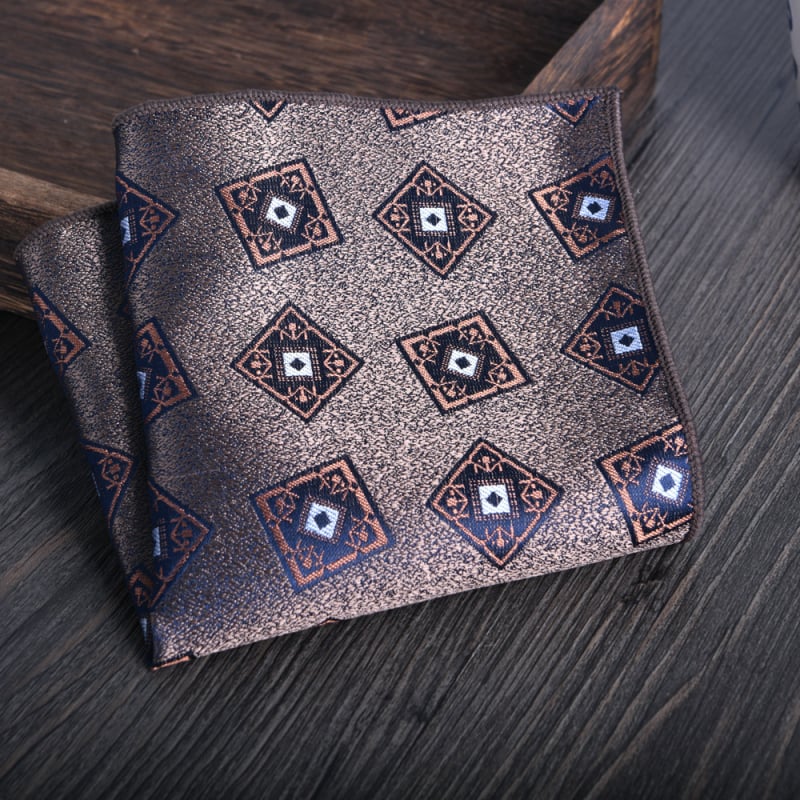 Zsebkendő zakóhoz, magas minőségű, Jacquard szövés, poliészter fonal, csíkos minta, poliészter bélés