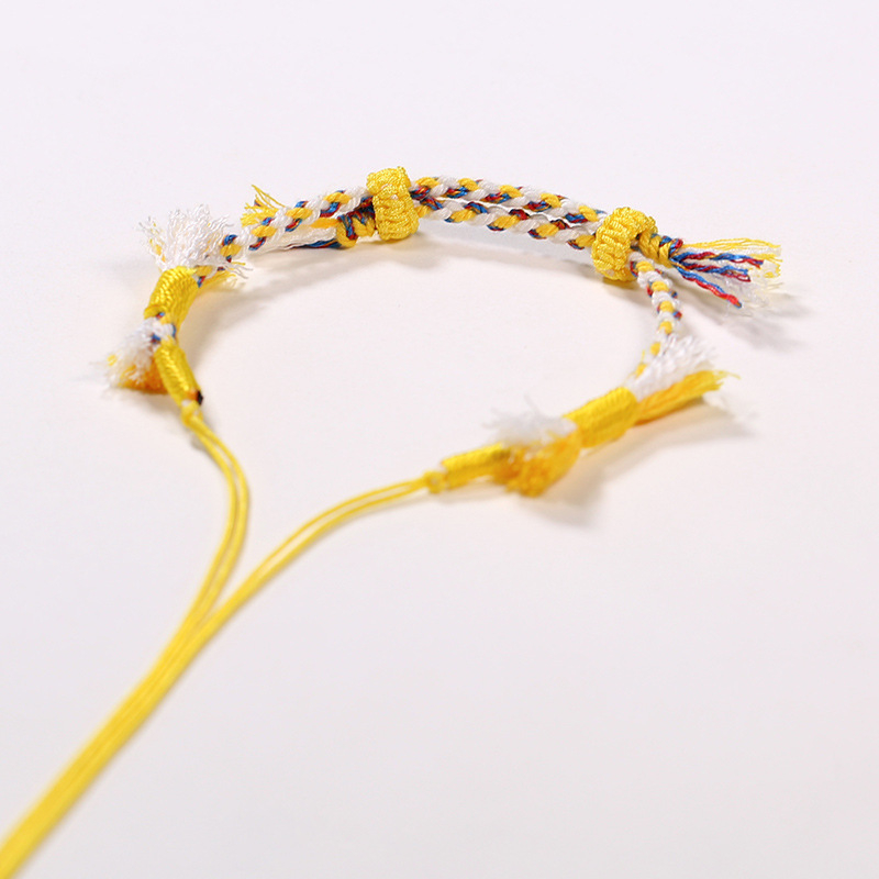 DIY плитена гривна от конци — ръчно плетена, оригинален дамски дизайн, лято 2025