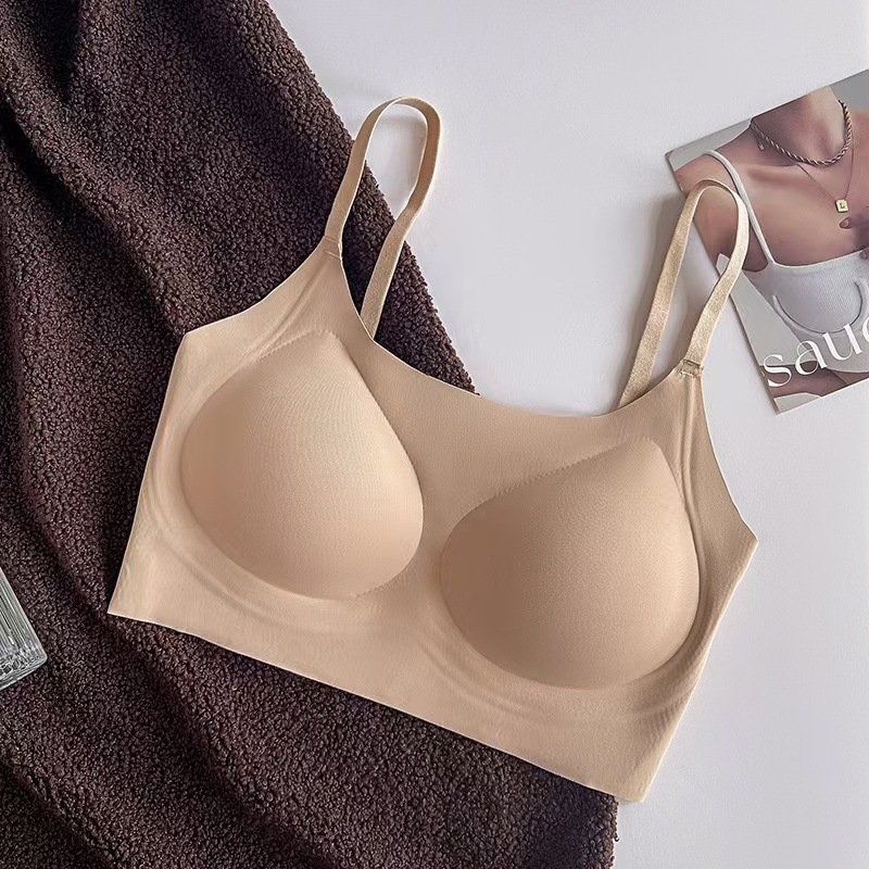 Sporta krūšturis bez stieplēm, bezšuvju, elpojošs, bezvadu, ar 3/4 kausiem no neilona, formētas kupas, oderējums no spandeksa