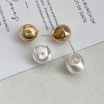 Réz fülbevalók elektroplattált felülettel, matt felület, ovális geometriás dizájn