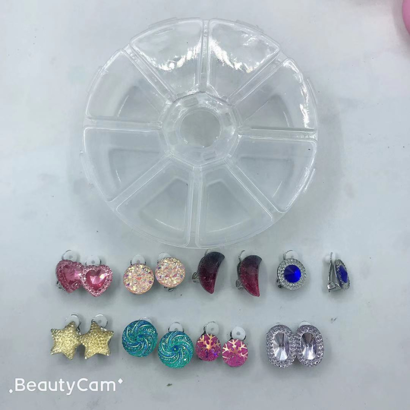 Resiinist laste kõrvarõngad – karikatuurne motiiv, 8 paari, eraldi pakend