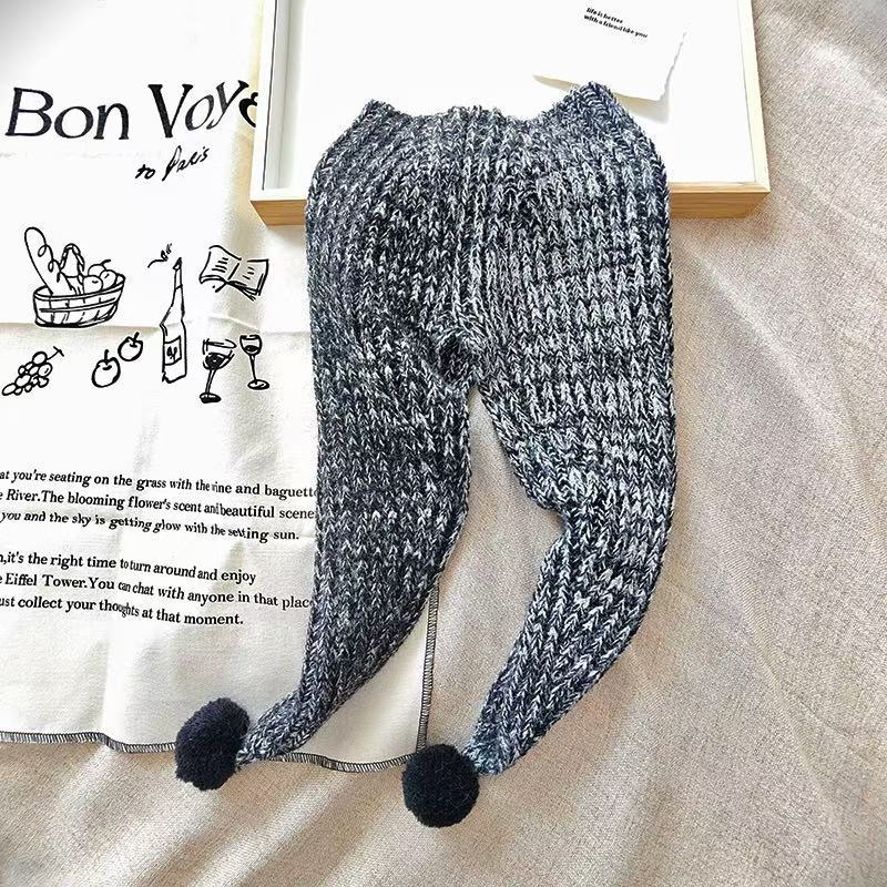 Vaikų vilnonis megztas šalikas, trikampio forma, paprastas pynimas, monokrominis, žiema