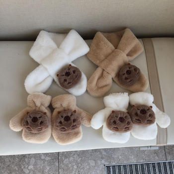 Pliušinis šalikas, minimalistinis stilius, šiltas, vienos spalvos raštas, žiemos sezonai