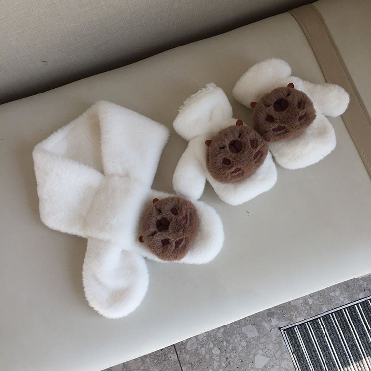 Pliušinis šalikas, minimalistinis stilius, šiltas, vienos spalvos raštas, žiemos sezonai