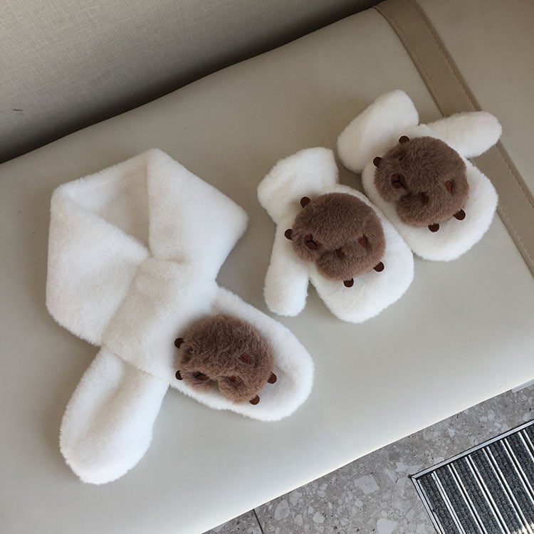 Pliušinis šalikas, minimalistinis stilius, šiltas, vienos spalvos raštas, žiemos sezonai