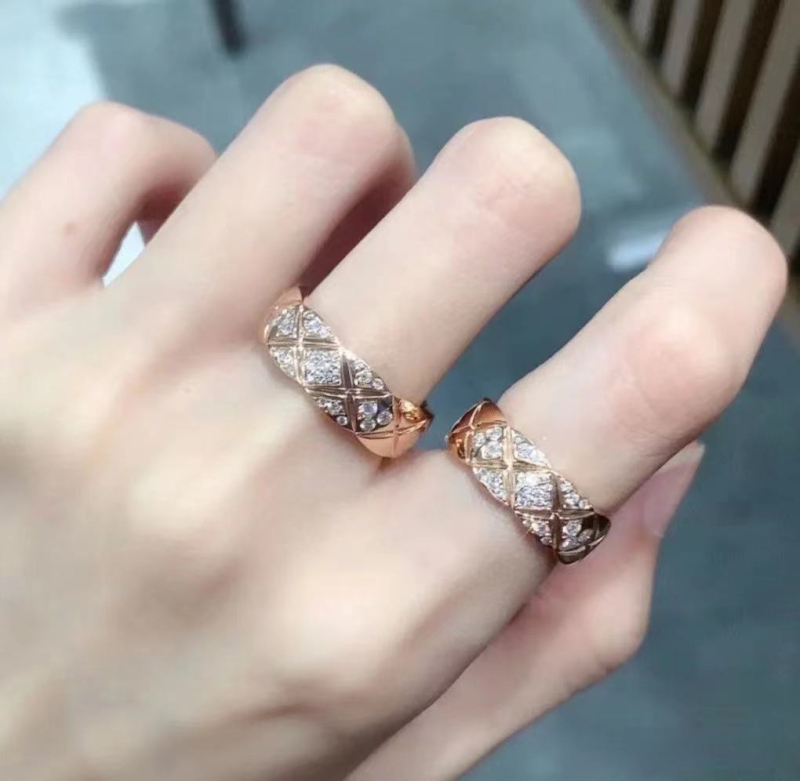 Prsten od legure s pozlaćivanjem 18K, rhombus mrežni dizajn, CNC ugravirano, Seiko završna obrada, unisex