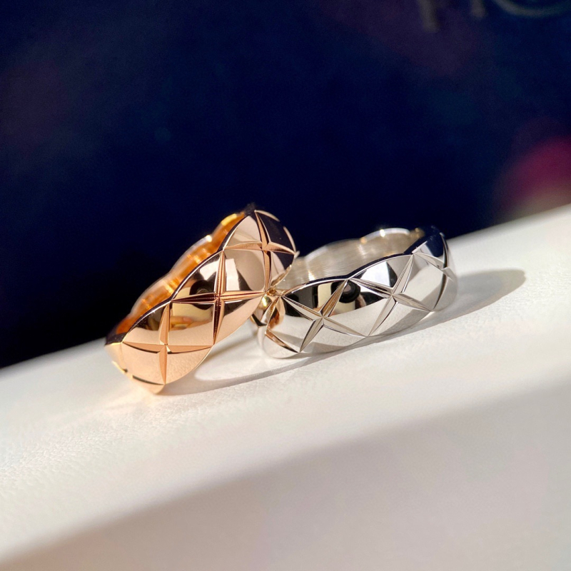 Prsten od legure s pozlaćivanjem 18K, rhombus mrežni dizajn, CNC ugravirano, Seiko završna obrada, unisex