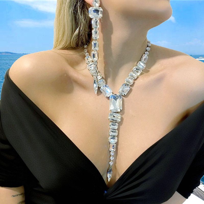Set ogrlice i naušnica od legure, obrada dijamantom, privjesak s rhinestones, lanac u obliku vodnog vala, lagani luksuz stil