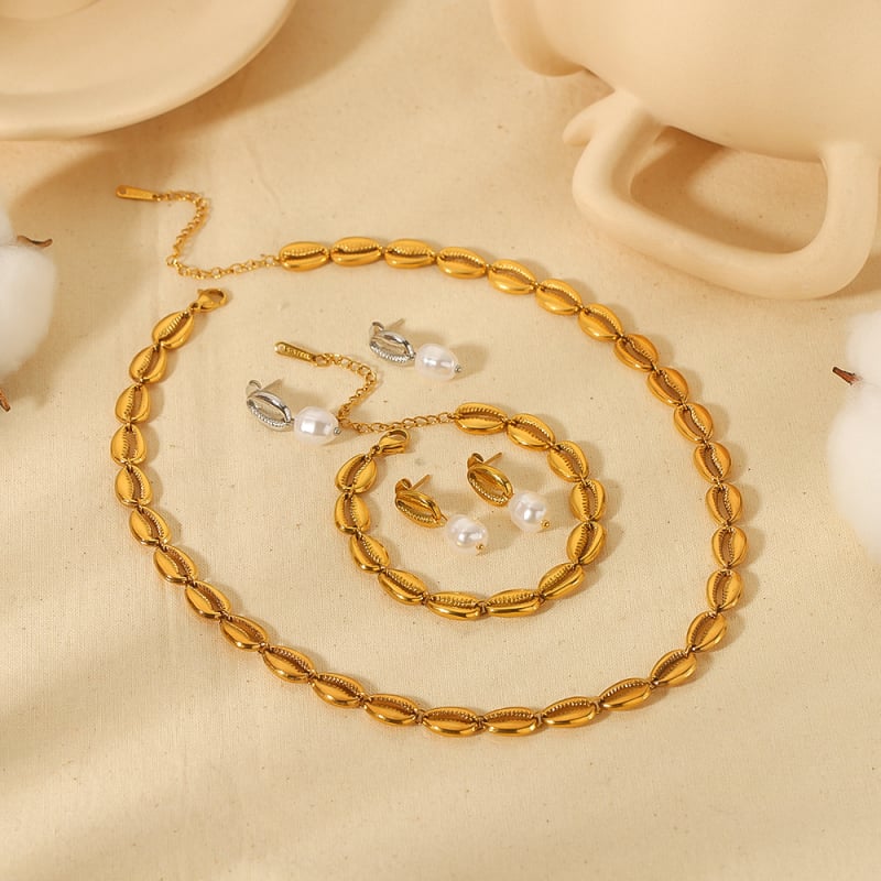 Set nakita (earrings, bracelet, necklace) od nehrđajućeg čelika s 18K pozlatom, Cuban lanac, privjesak od majčine biserne školjke, morski motiv, lagani luksuzni stil.