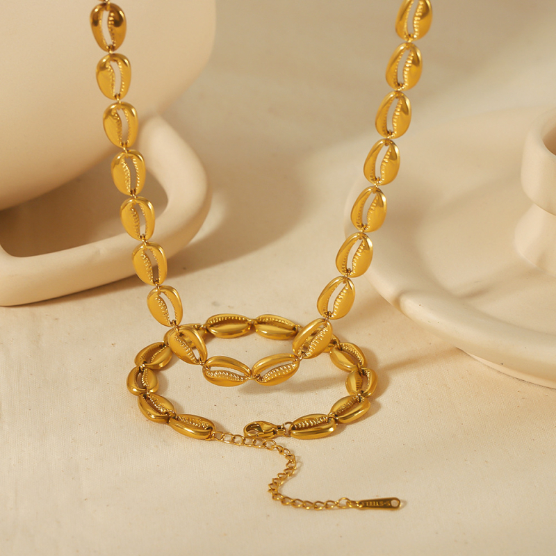 Set nakita (earrings, bracelet, necklace) od nehrđajućeg čelika s 18K pozlatom, Cuban lanac, privjesak od majčine biserne školjke, morski motiv, lagani luksuzni stil.