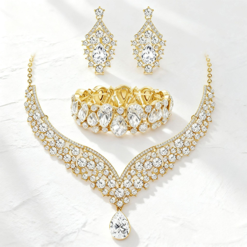 Háromrészes ékszerszett: nyaklánc, fülbevalók és karkötő ötvözetből, elektroplattálva, O-formájú lánc, medál ötvözetből, minta Csillagok/Nap és Hold/Felhők/Univerzum, 2025 ősz, elegáns stílus.