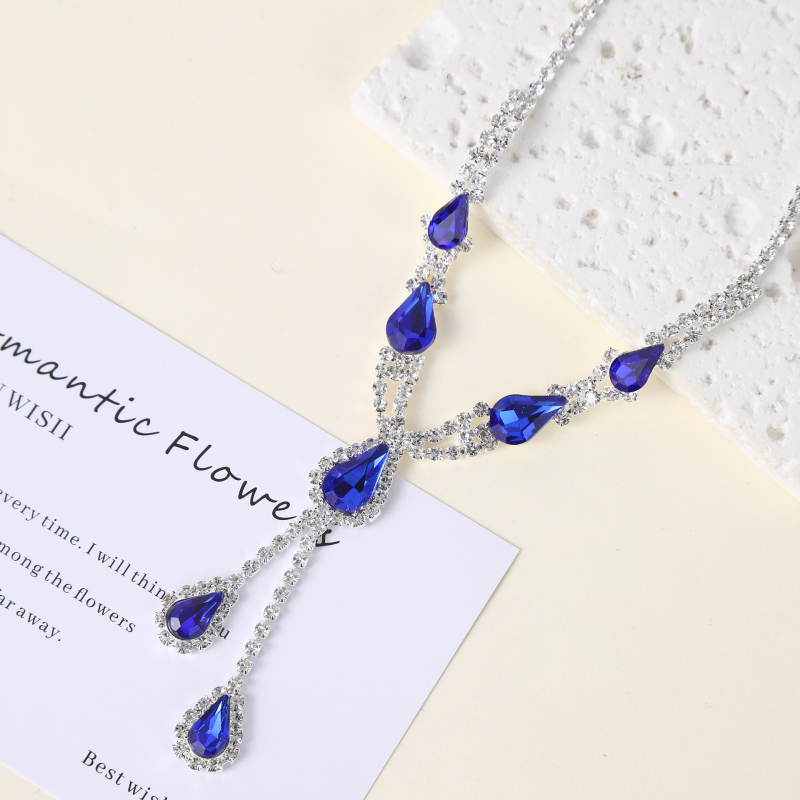 Set nakita: Rhinestone, ručna izrada, lagani luksuz, naušnice i ogrlica, oblici: srce / kapljica / zvončić