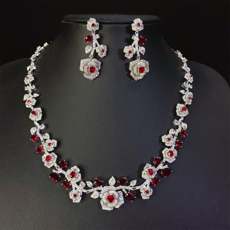 Cirkón ékszer szett: Női nyaklánc és fülbevaló, csavart lánc, beépített cirkón, ötvözet medál, minta: szív / vízcsepp / harang