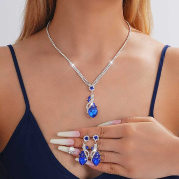 Ékszerszett: fülbevaló és nyaklánc rhinestone-okkal, elektroplatinált felület, minta szív/könnycsepp/harang