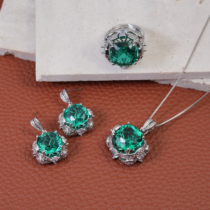 Négyszögletű gyémánt betétes ékszerszett: fülbevalók, nyaklánc és gyűrű, réz alapú, ötvözet medál