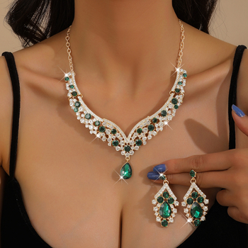 Ötvözetből készült nyaklánc és fülbevaló készlet, elektroplating, rhinestone medál, forma: szív/csepp/harang, standard lánc, tartalmazza a fülbevalókat és a nyakláncot, hercegnő stílus, ősz 2025