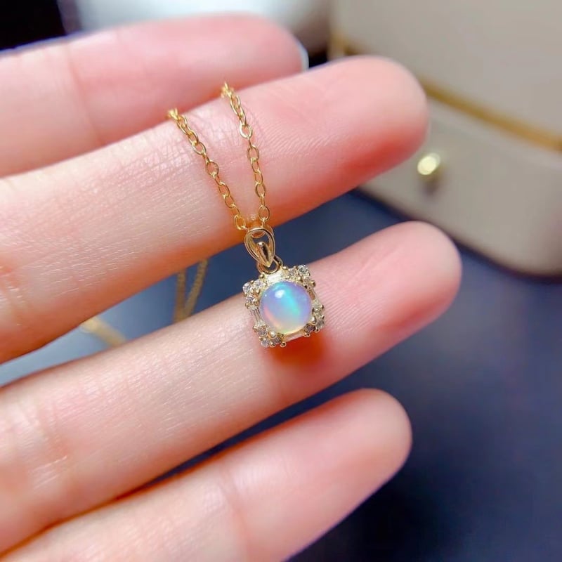 Réz ékszerszett: fülbevaló, nyaklánc és karkötő O- lánccal, elektroplattált felület, medál rézből, virágmintás