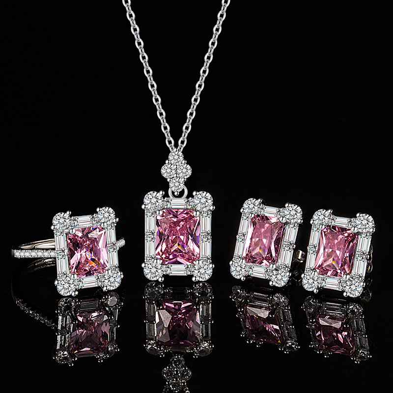 Női ékszerszett: fülbevaló, nyaklánc és karkötő; réz anyag, téglalap alakú medállal, O-lánc, geometrikus, könnyed luxus