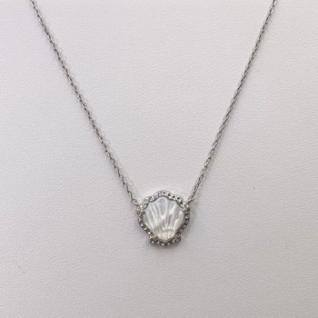 Colier cu perle de scoică și pandantiv din alamă, placare cu aur 14K, lanț drept, stil lux lejer